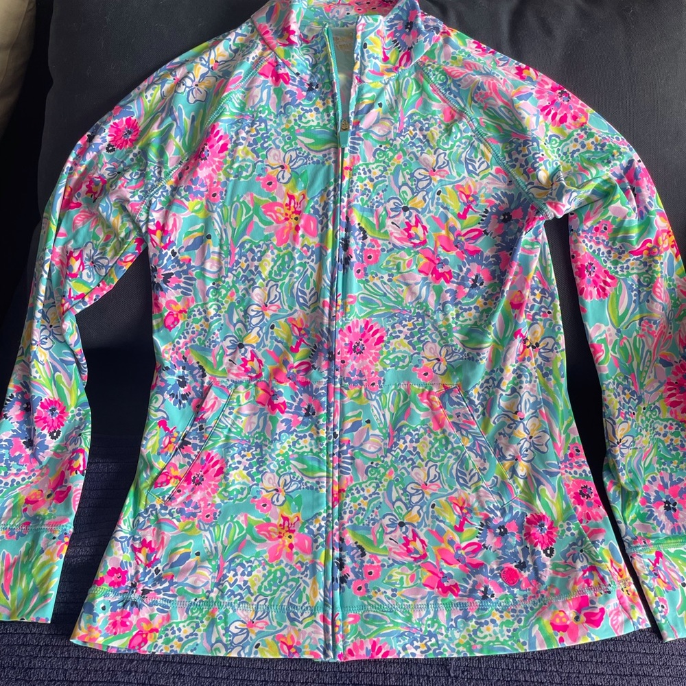 Lilly zip up top